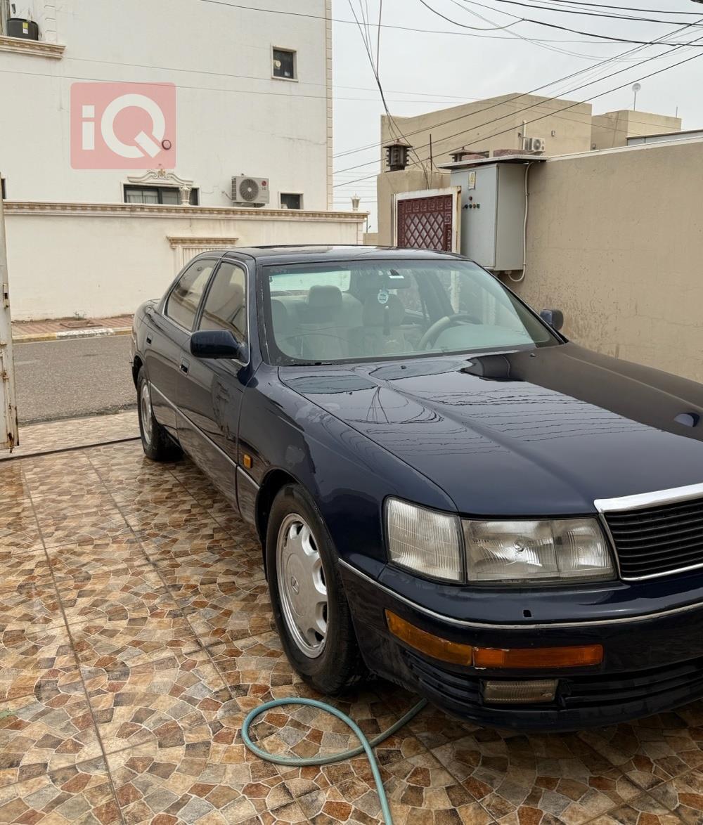 Lexus LS